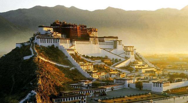 布達(dá)拉宮 布達(dá)拉宮